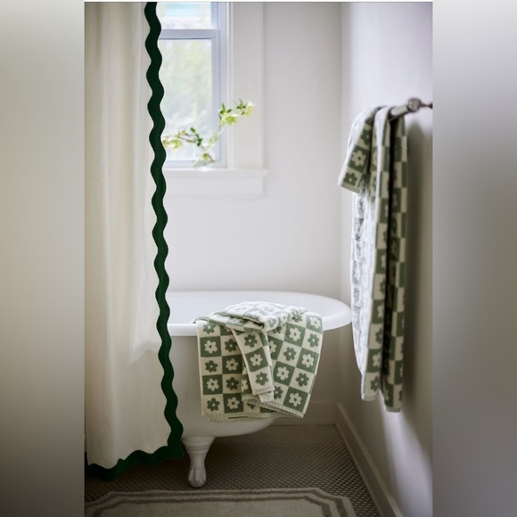 Anthropologie Embroidered Scalloped Shower Curtain NWT - Picture 1 of 16